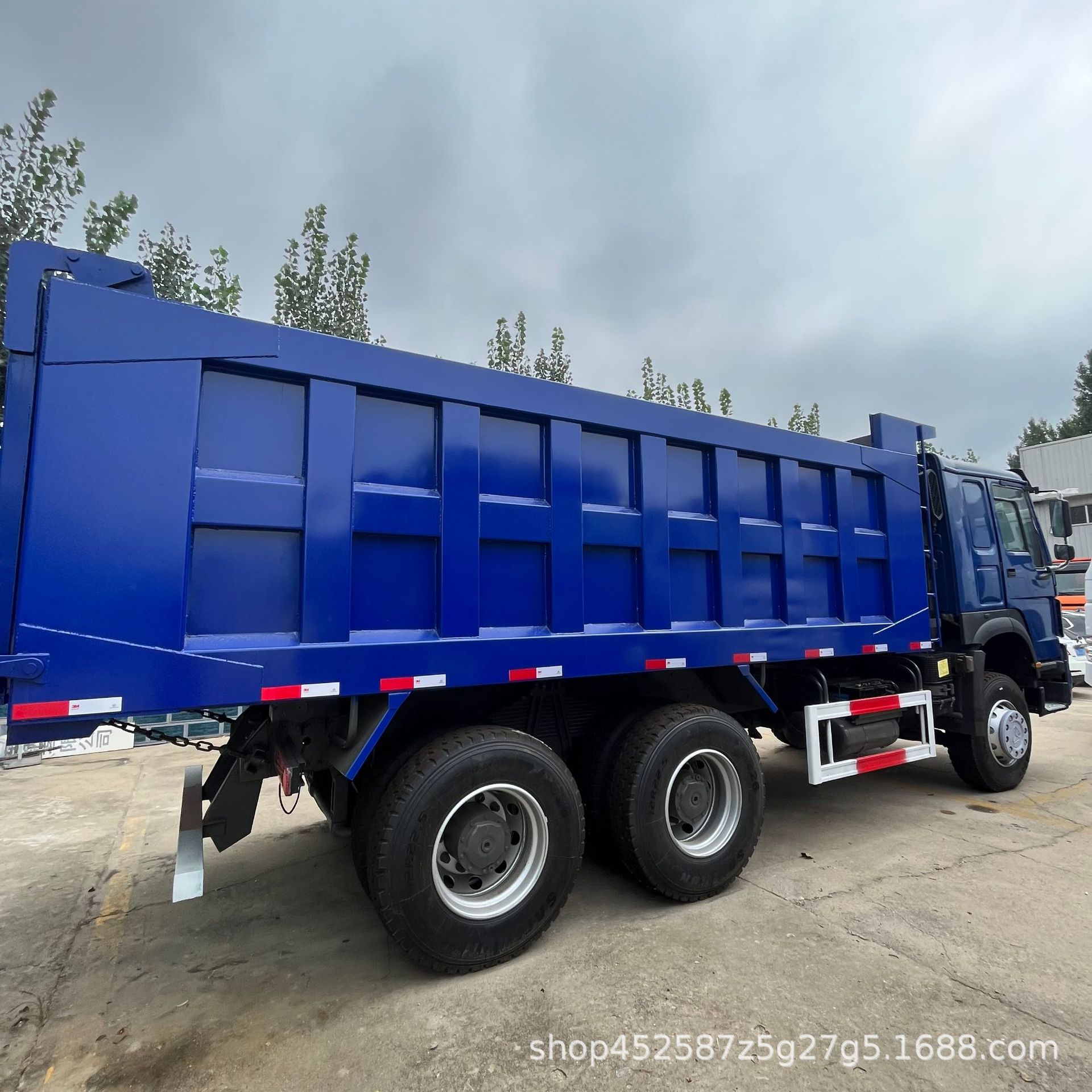 二手3桥10轮豪沃自卸车翻斗车 后翻工程渣土车 后八货物运输车