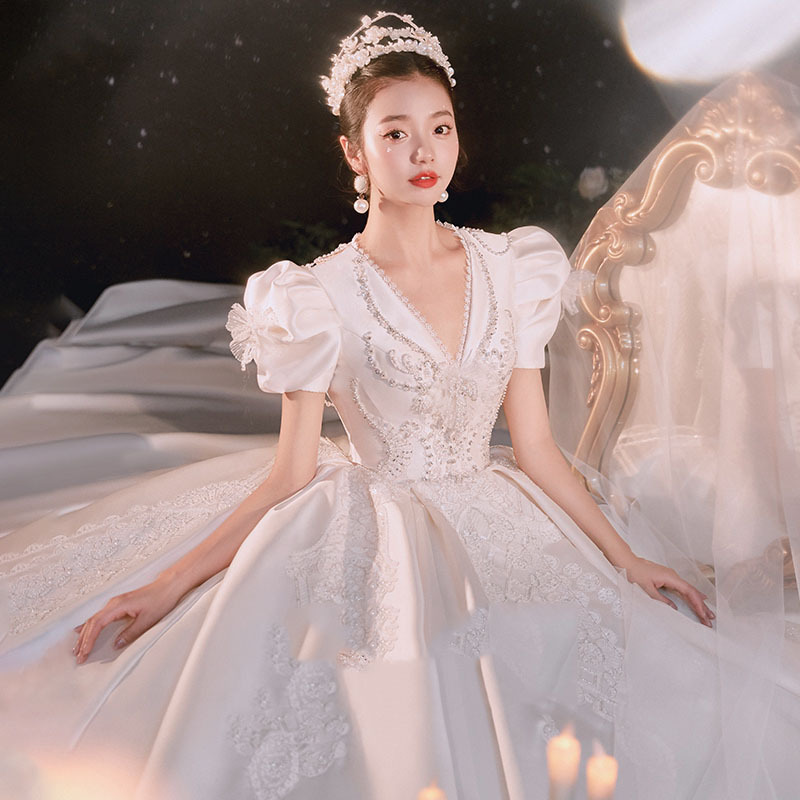 《云杪》主婚纱新款2022新娘缎面复古高级质感宫廷风大拖尾气质女