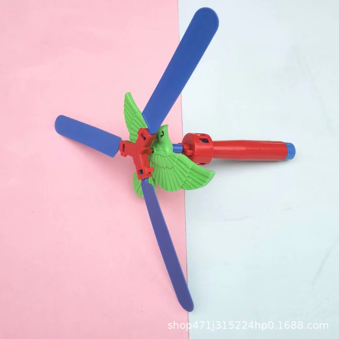 拉线直升飞机玩具拉线弹射飞鹰玩具校园周边挂板玩具赠品装糖