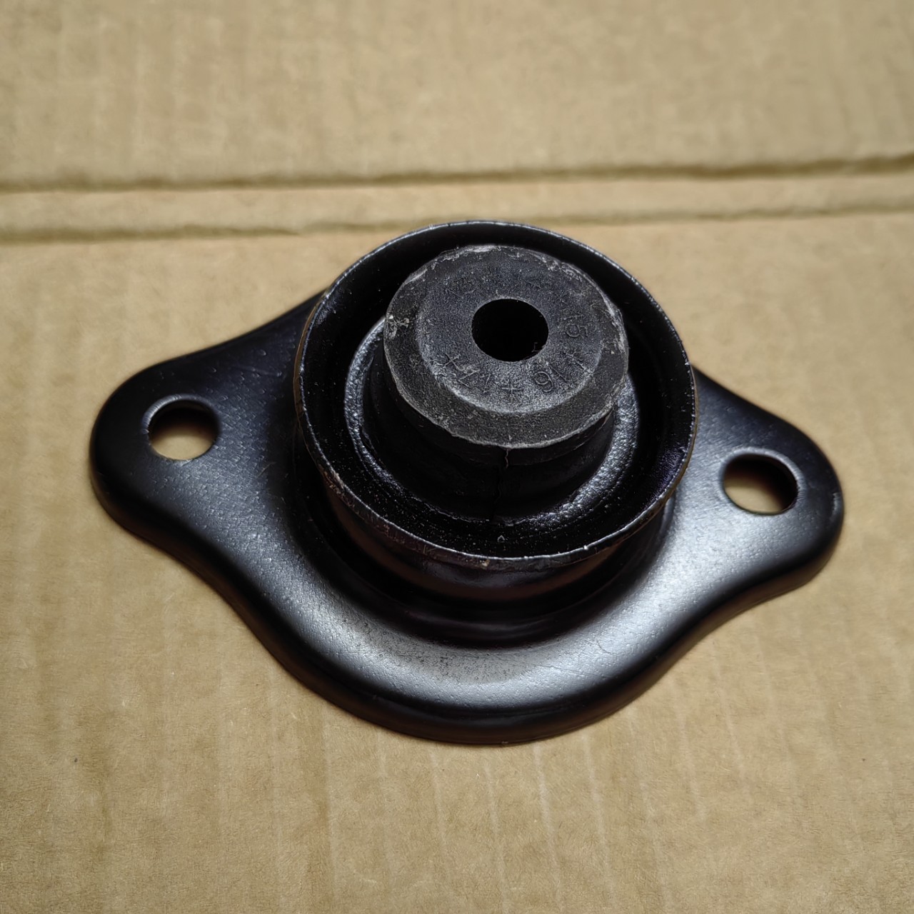 汽车后机减震顶胶9047342适用雪佛兰乐风乐骋ponic大宇96456713