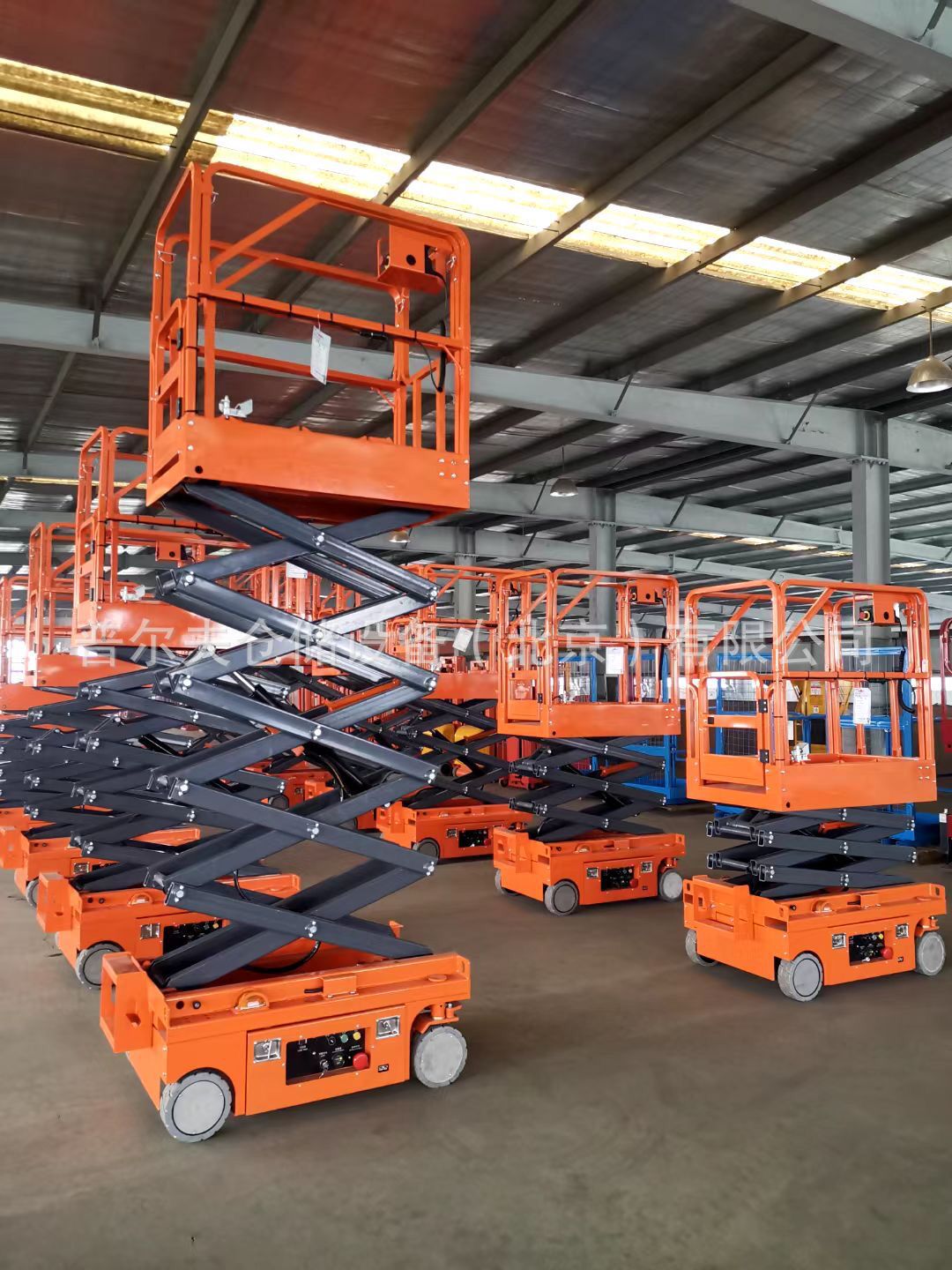 定制全电动自行式升降平台高空作业平台移动式自行走液压升降机