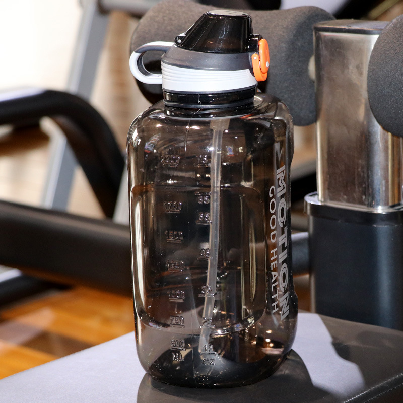 大容量水杯男吨桶运动健身水壶耐高温便携网红明星太空杯子水壶