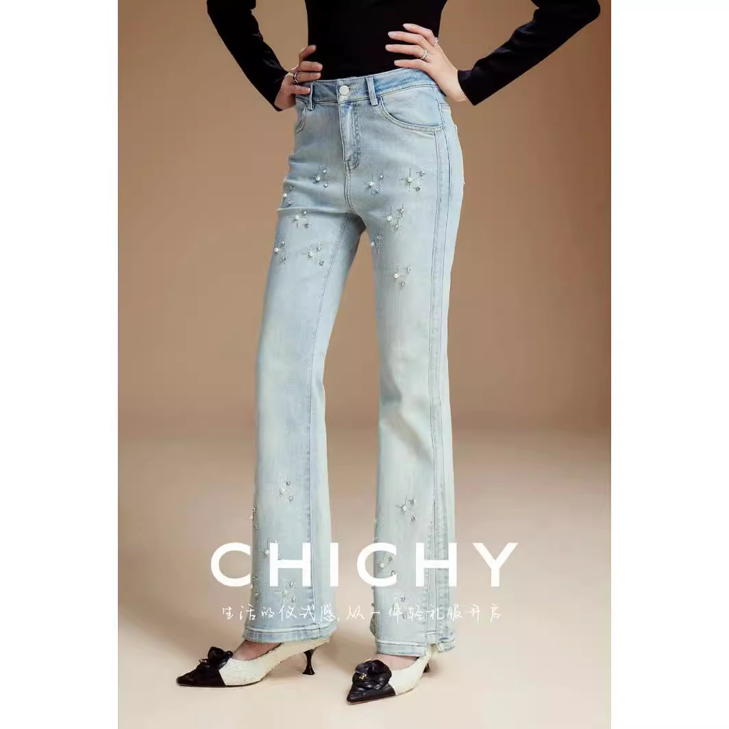 chichy千金风浅色镶钻重工牛仔裤女2024春季新款高腰显瘦微喇裤子