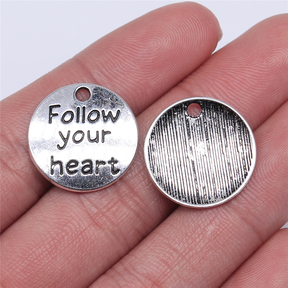 20x20mm 2g 古银色 diy材料 英文字母 follow your heart字牌挂件