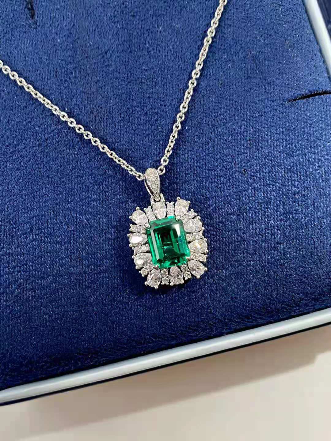 2克拉无油木佐色再生祖母绿吊坠925纯银