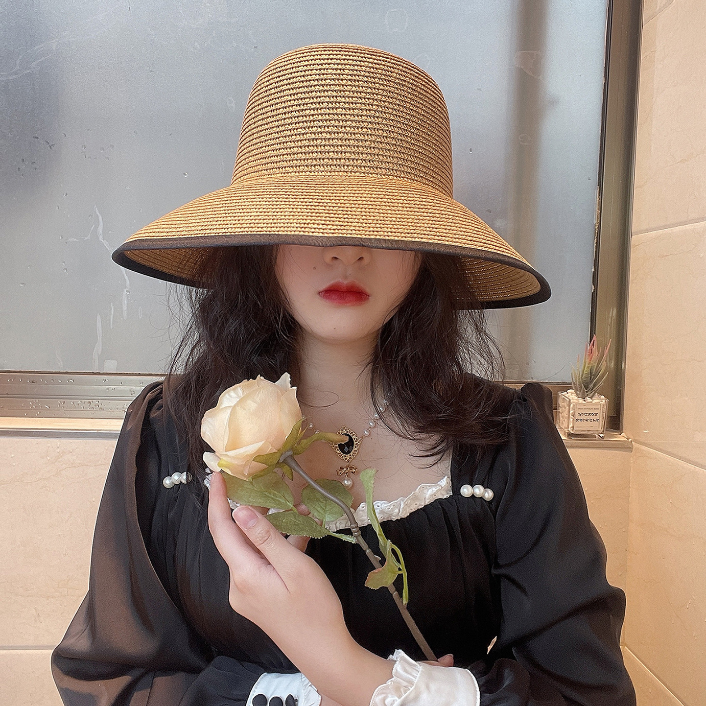 法式草帽女赫本风礼帽沙滩旅游太阳帽度假复古帽子蝴蝶结遮阳帽