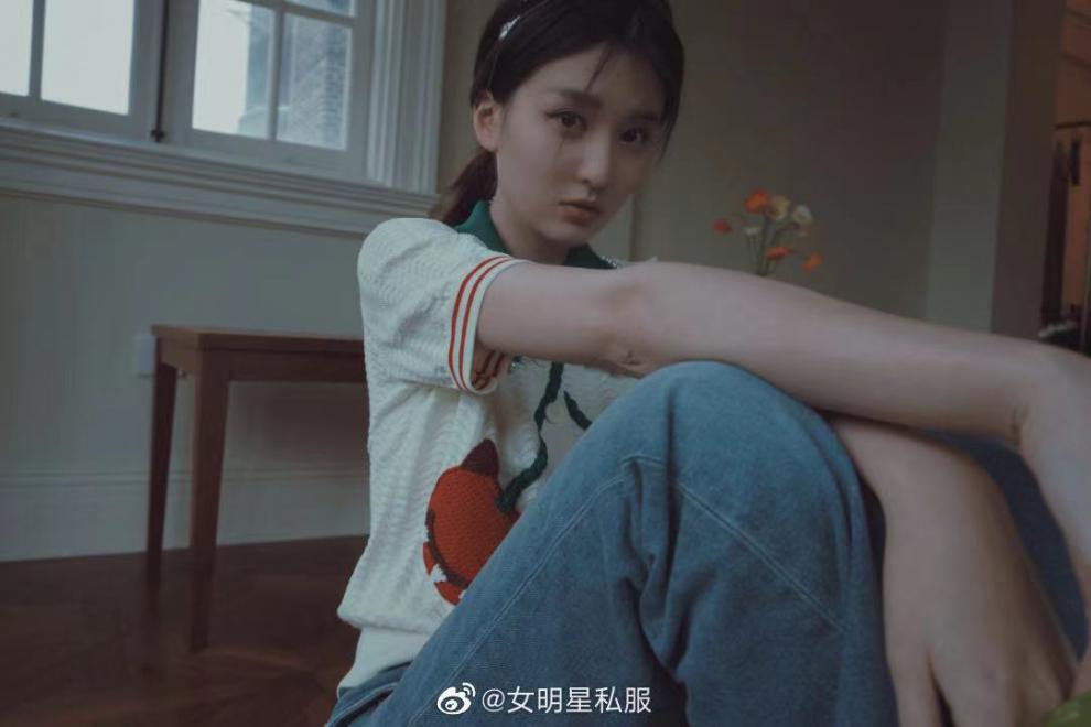 2021夏季新款乔欣明星同款白色樱桃短袖t短款polo领收腰针织上衣