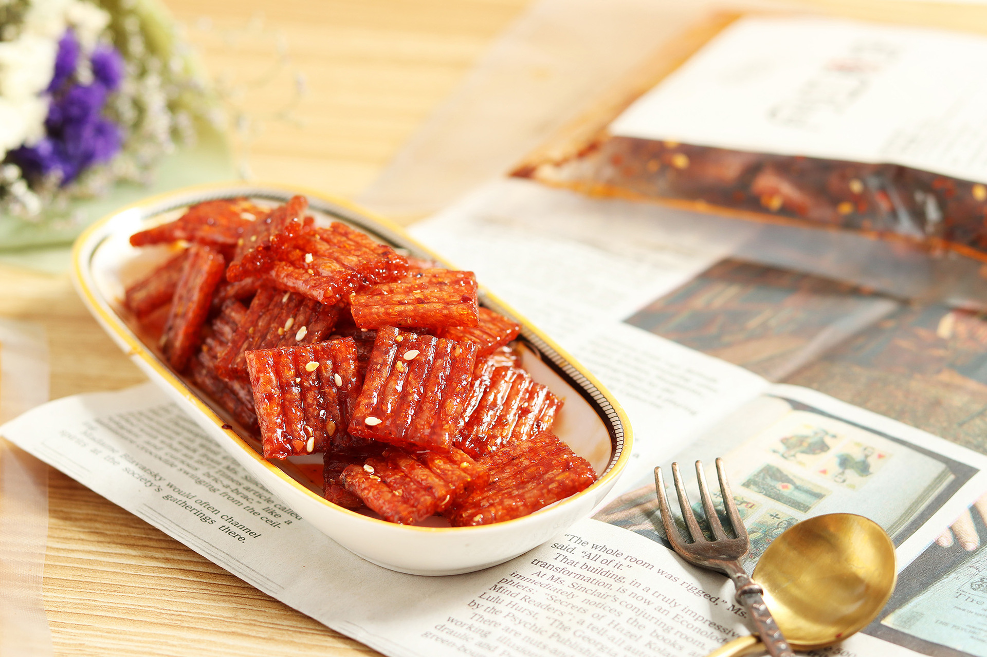 保证正品拾光悠味网红辣皮辣块辣卷辣丝辣棒辣条辣皮大辣片125g