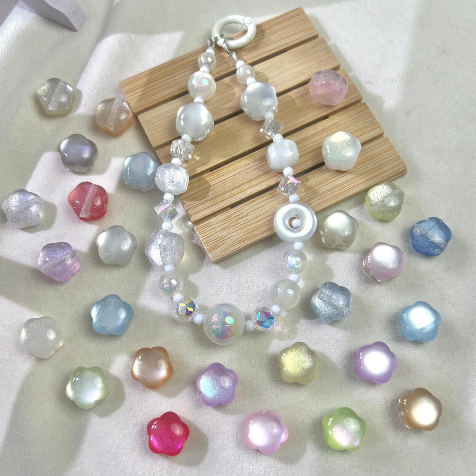 光变树脂梅花首饰猫眼满天星珠子diy手机链手链包挂饰品配件