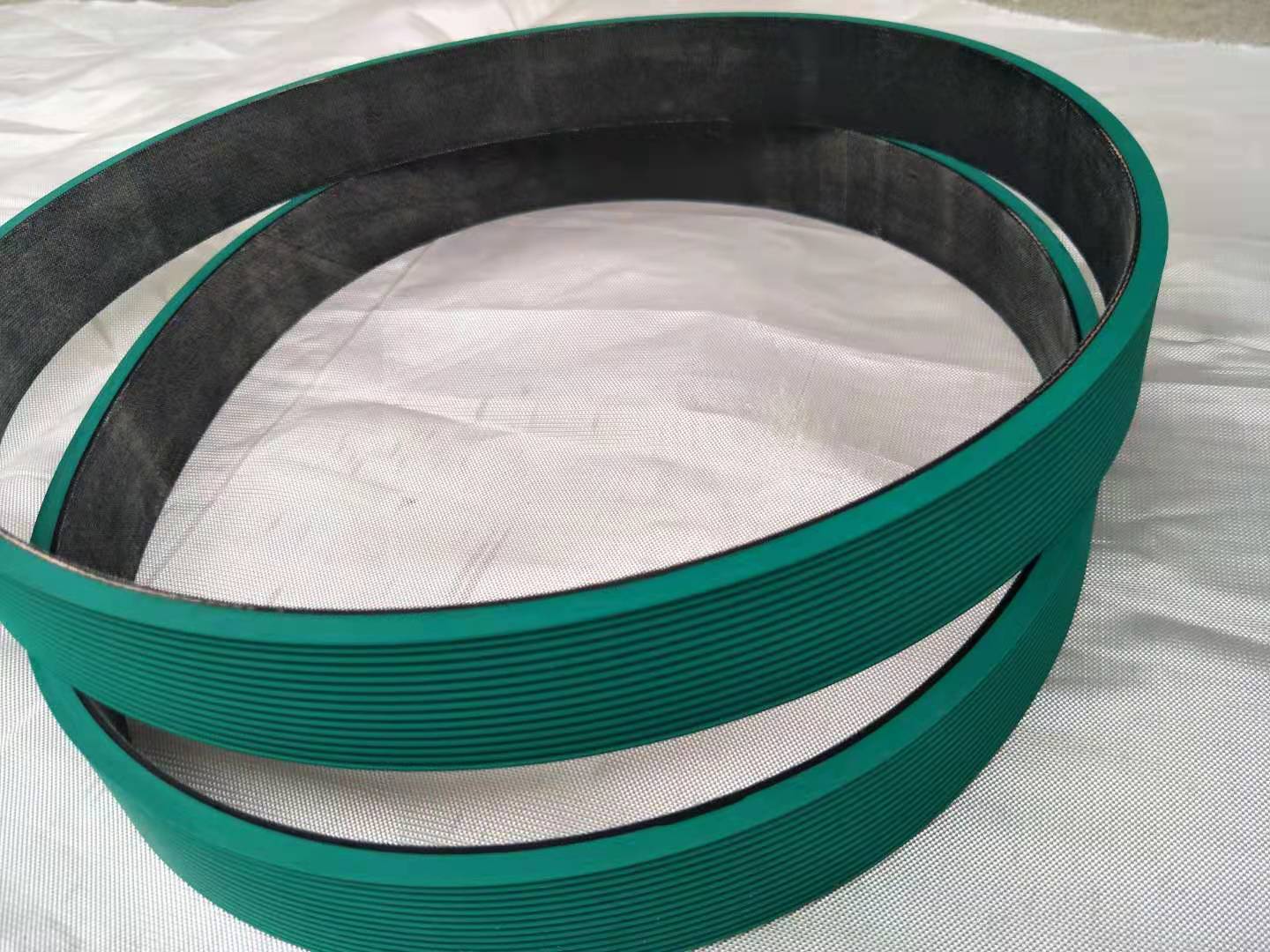 工业皮带旋盖机拧盖机皮带硫化无缝带平带红胶带绿胶带食品传动带