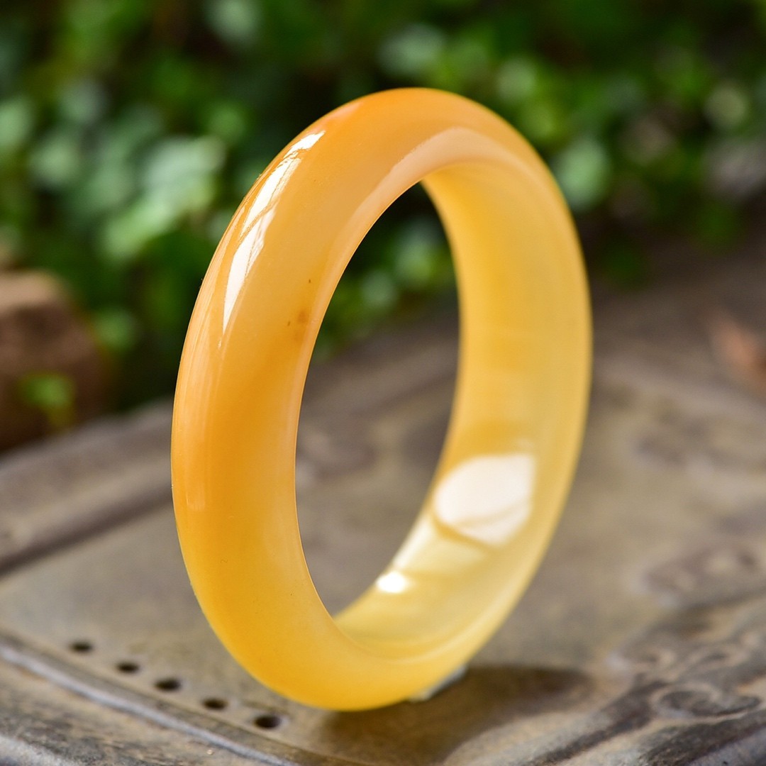 新款黄龙玉手镯到货 材质细腻-阿里巴巴