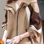 新款冲锋衣女宽松时尚二棉棉外套上衣加洋气拼色连帽秋冬休闲2024
