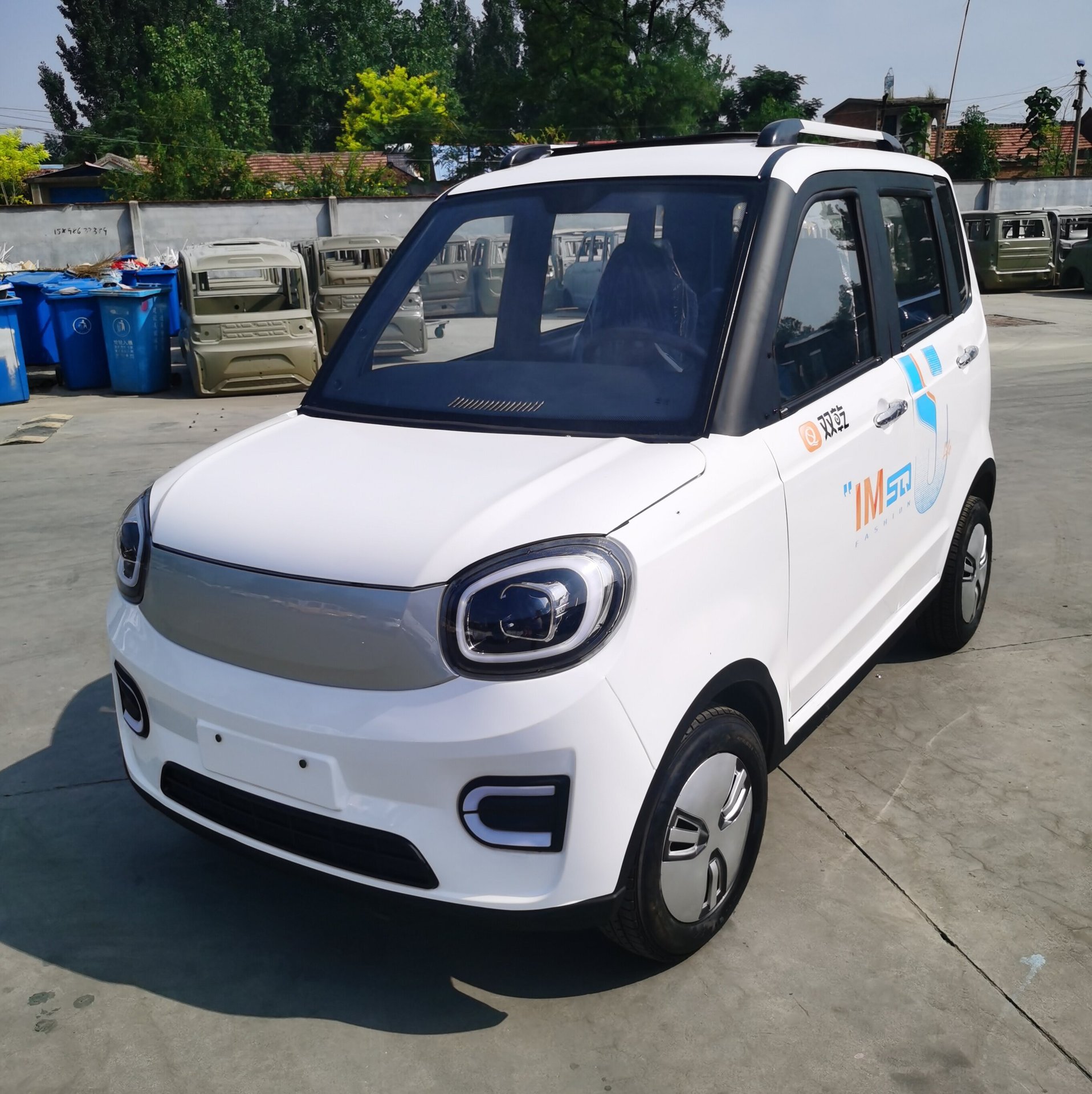 新能源电动四轮车全封闭老年代步车电动四轮车家用四座电动车