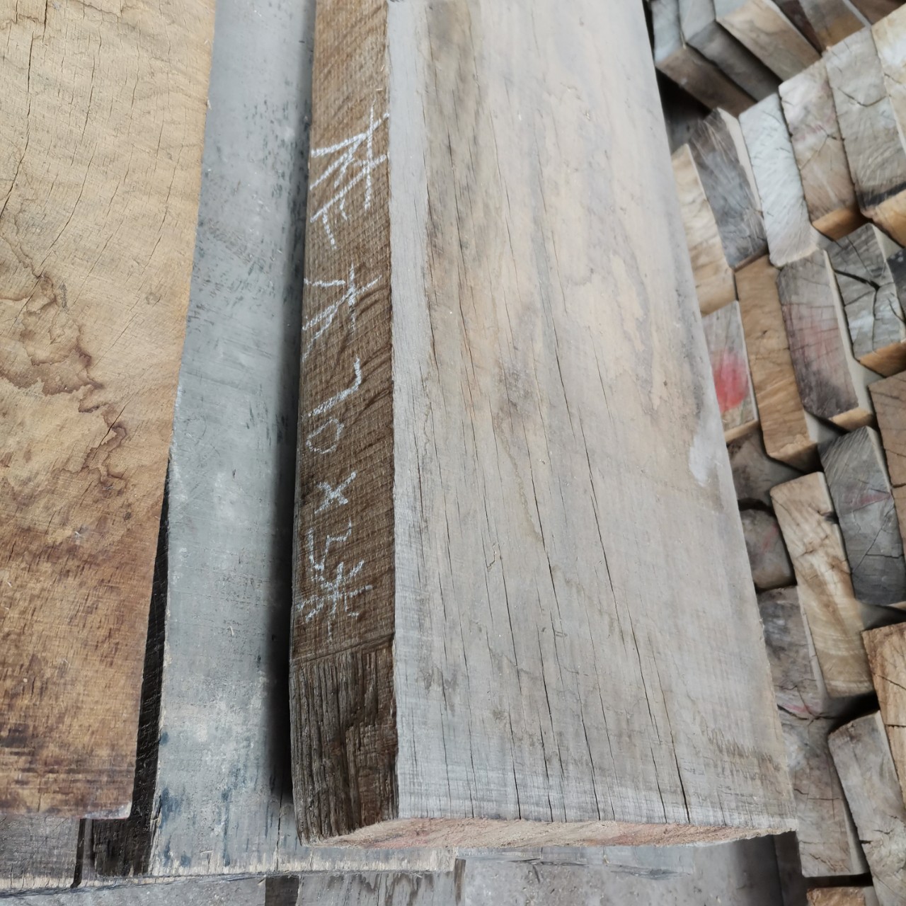 柞木大板长3米 款到发货不易劈裂东北硬杂木大宽板甩卖500元
