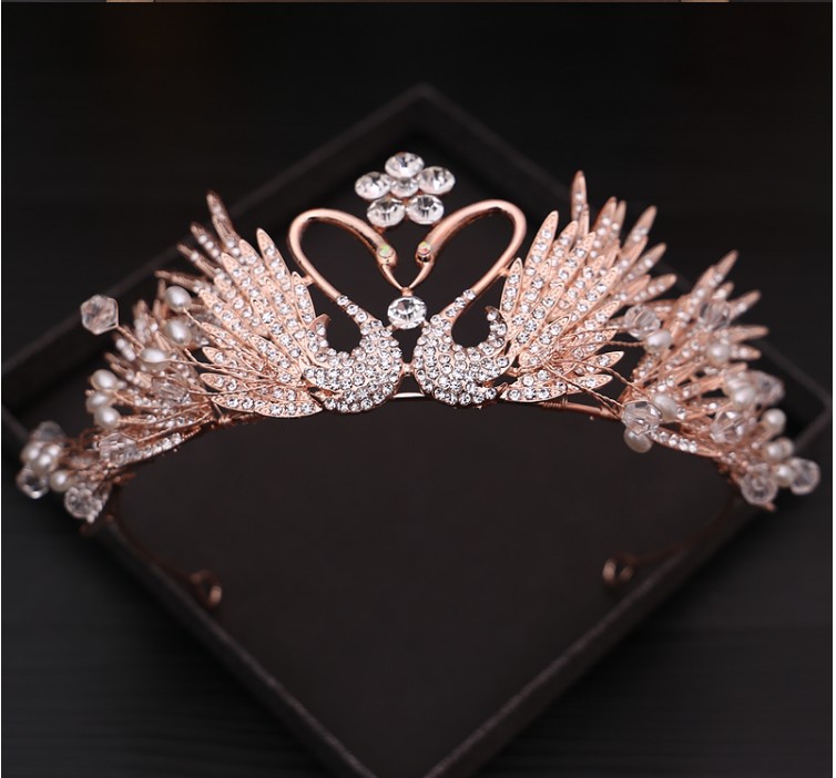 新娘金色天鹅皇冠头饰大气公主王冠生日结婚婚纱配饰品