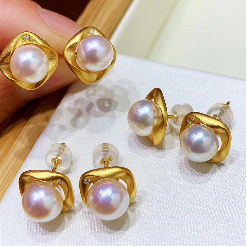 天然淡水akoya珍珠耳钉 正圆微瑕 亮泽干净 皮光细腻 精致大方