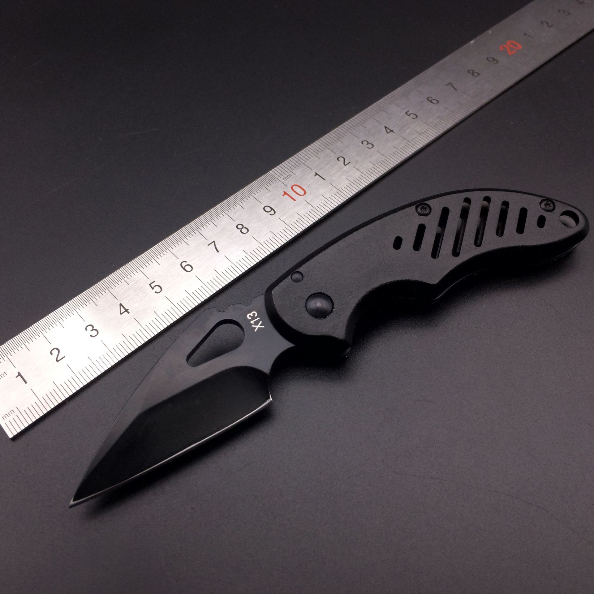 厂家便携氧化全黑镂空多功能野营刀户外刀迷你折叠刀随身工具折刀