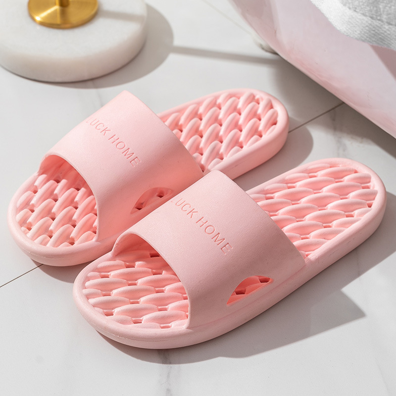 New PVC Hollow-out Home Bathroom Slippers Four Seasons Universal Couple Bathing Non-Slip Leaking Slippers