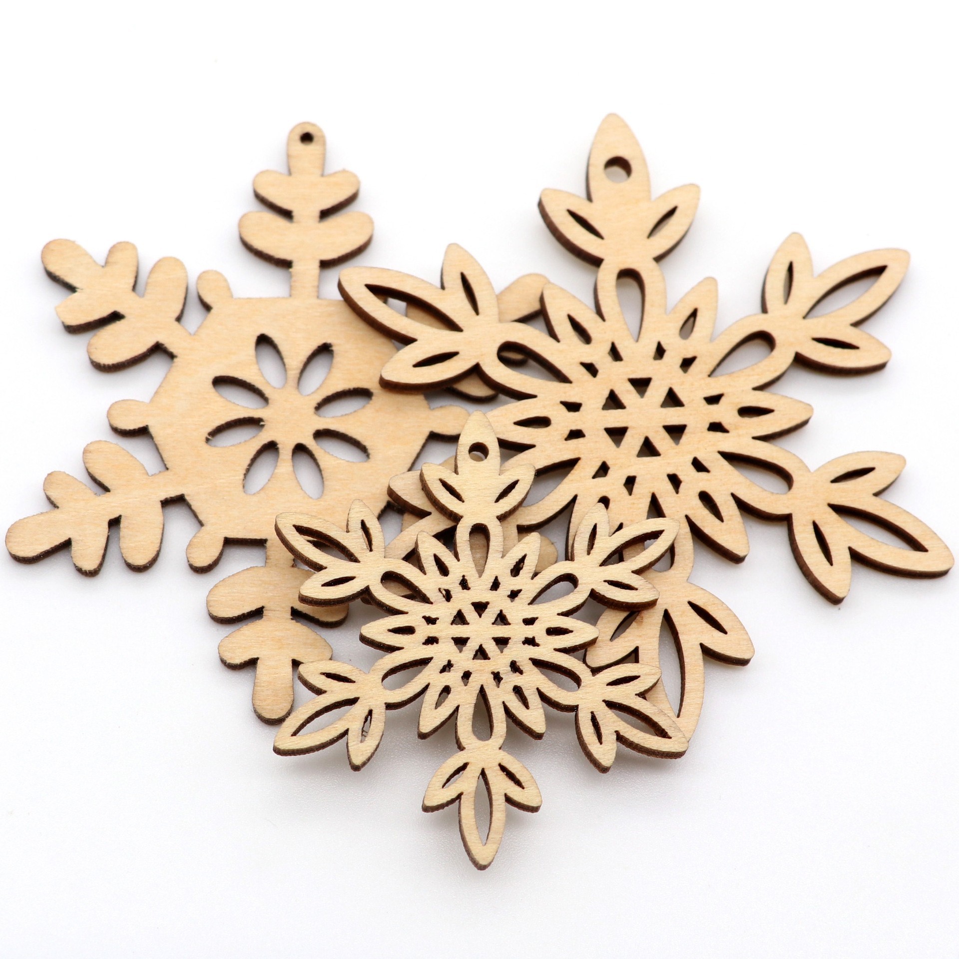 激光切割圣诞树木质雪花片挂件 竹木工艺品镂空雕刻加工