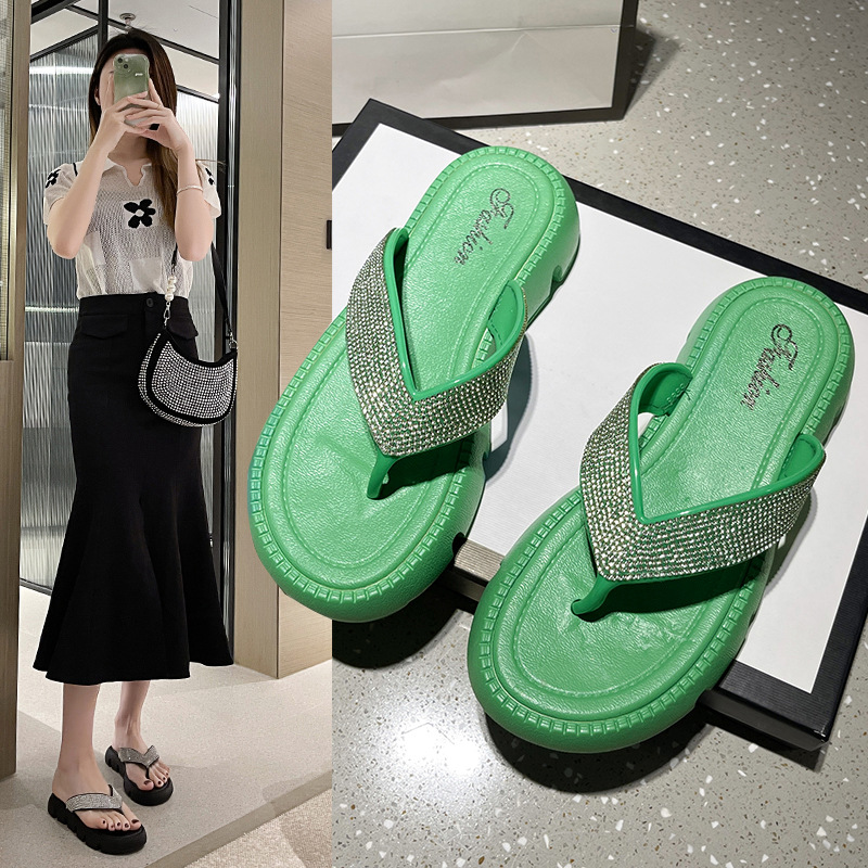 Women's Korean-Style Rhinestone Flip-Flops Summer Outdoor Platform Internet Celebrity All-Matching Beach Shoes Indoor Non-Slip Flip-Flop Sandals