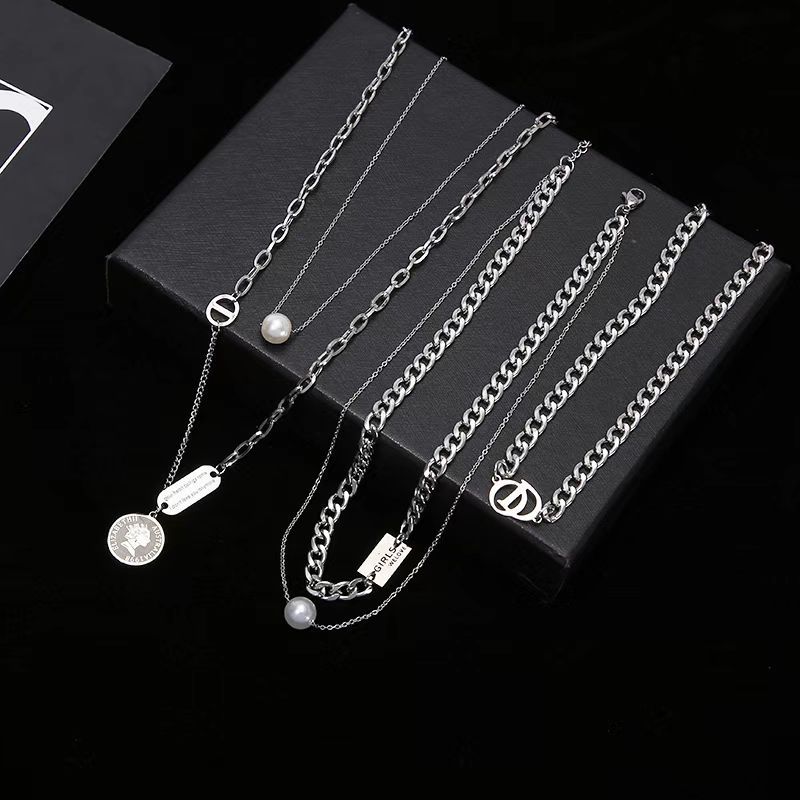 New Fashion Couple Sweater Chain Trendy Black and White Chessboard Lattice Titanium Steel Necklace Ins Style All-Matching Hip Hop Pendant