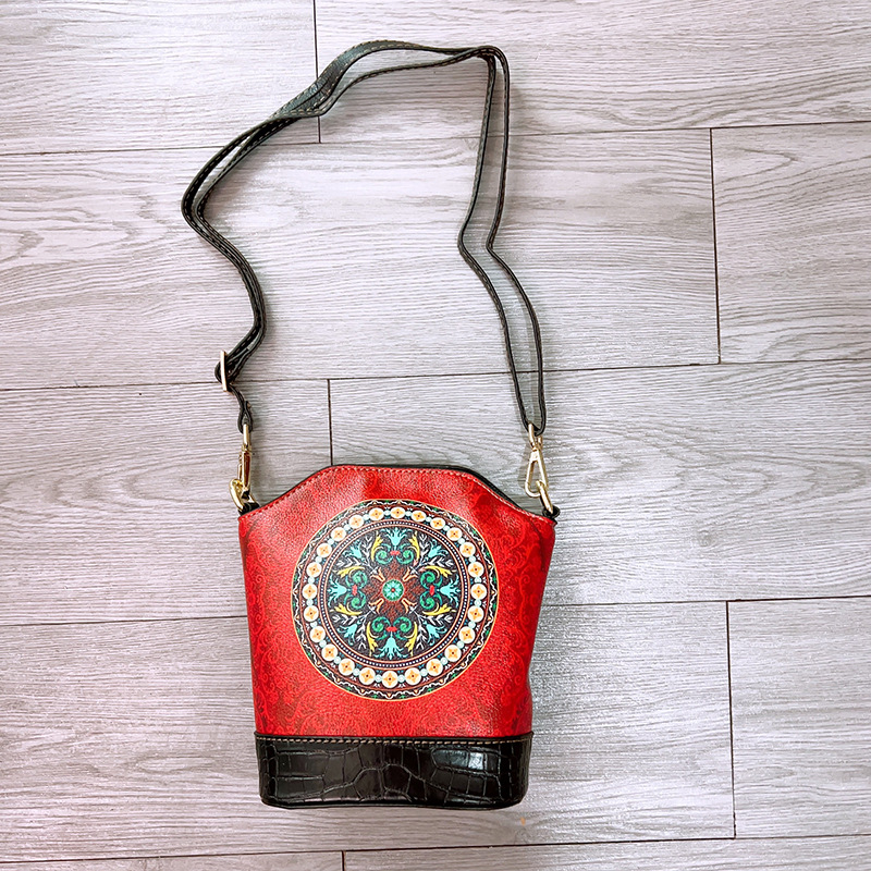 2023 Genuine Leather Ethnic Style Vertical Crossbody Phone Bag Composite Genuine Leather Ladies Bag Retro Style One Shoulder Women Bag