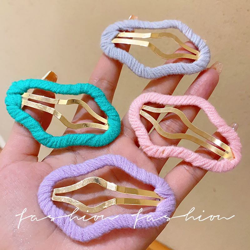 Autumn and Winter Plush Cloud-Shaped Barrettes Female Sweet All-Matching Forehead Hair Clip for Broken Hair Barrettes Girl Heart Simple Personality BB Clip