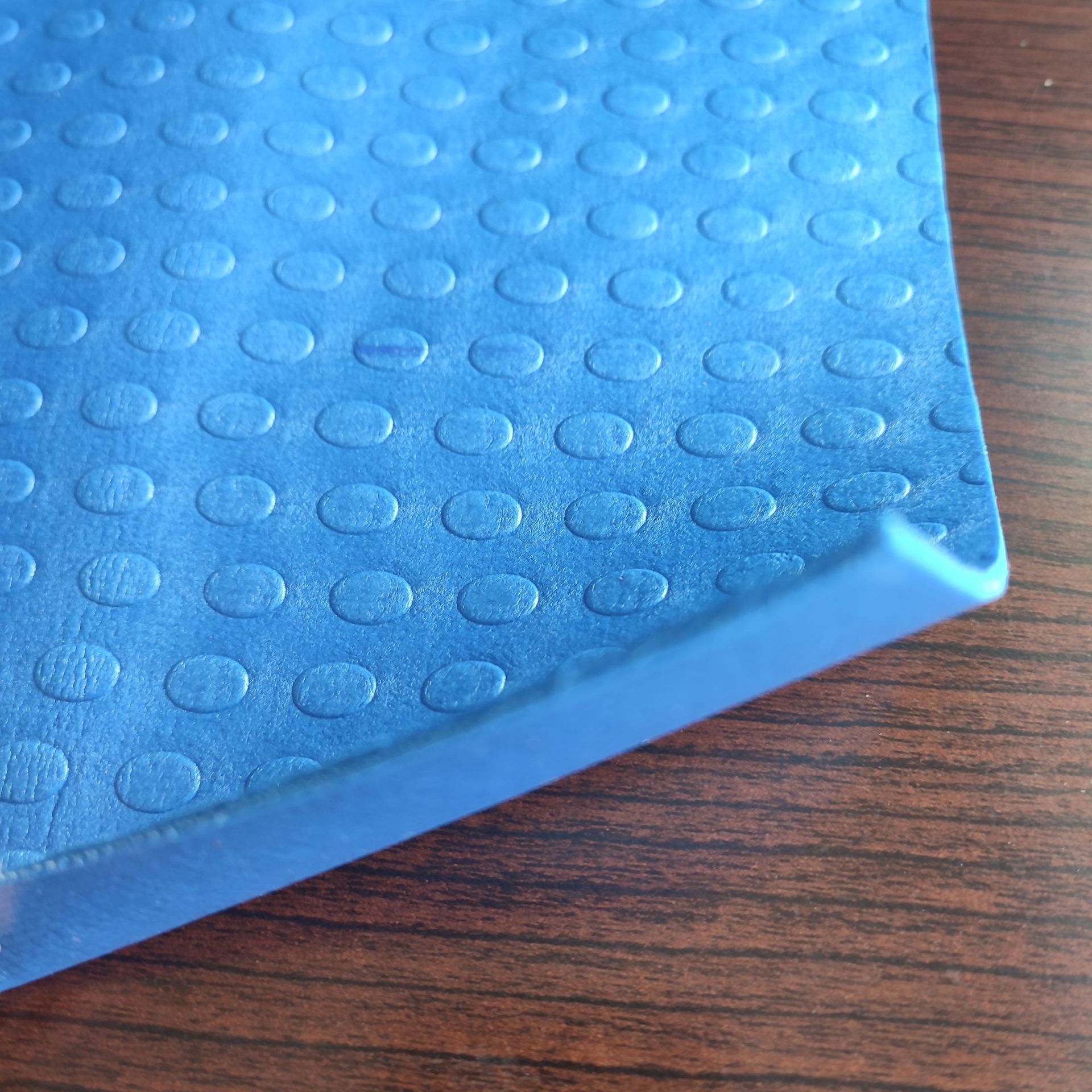 厂家供应pvc发泡防滑垫工具箱塑料托盘防滑止滑垫平板布工具垫