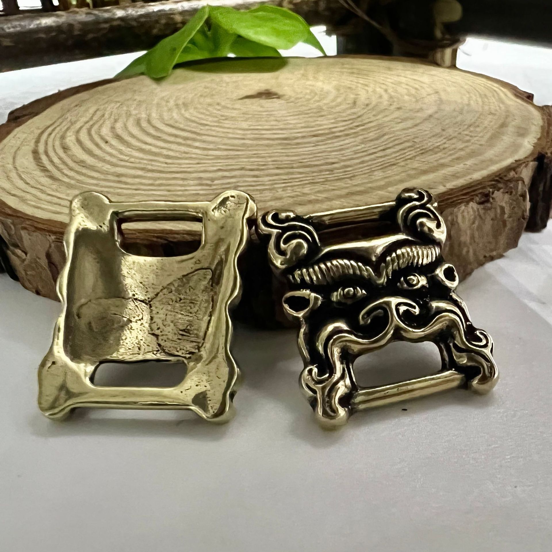 Vintage Brass Scriptures Buckle, Baza Tibetan Stall, Taobao Beast Surface Purse Cover DIY Tiantian Nail Holder Accessories