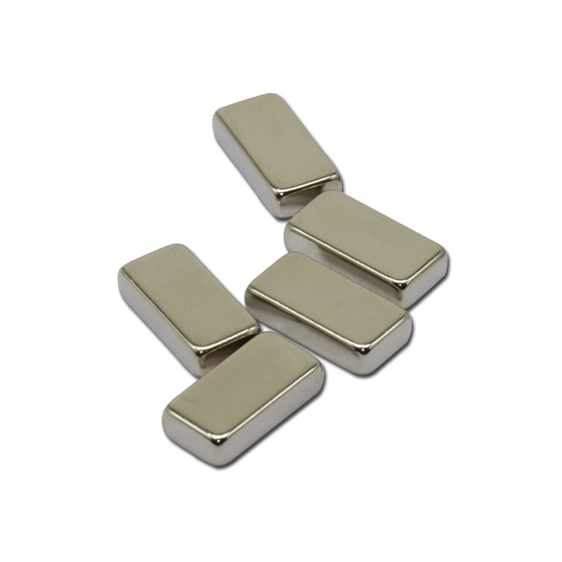 不锈钢门吸磁铁柜吸磁铁橱柜门磁吸家居五金配件衣柜门吸磁铁工厂