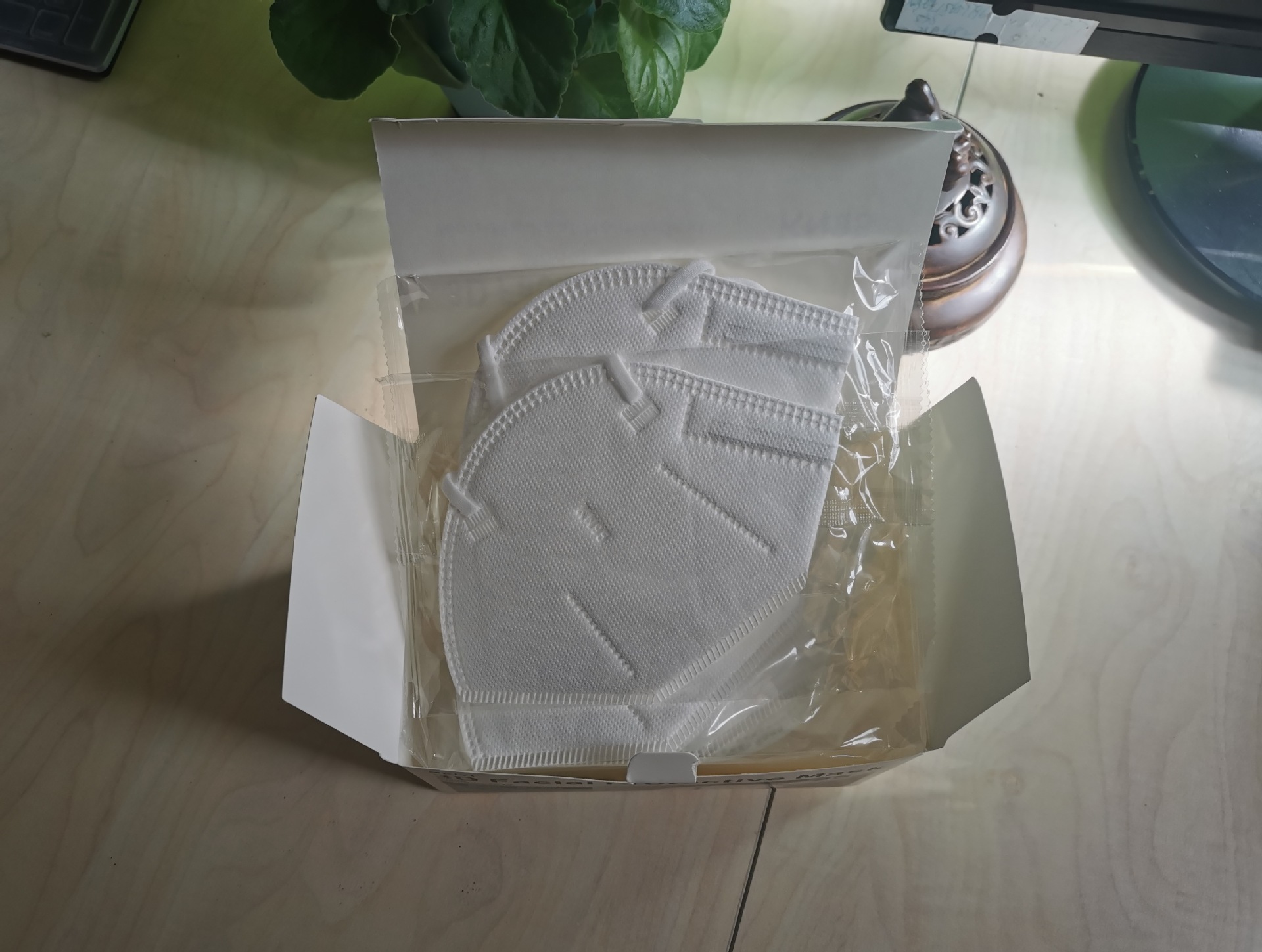 白名单厂家直供kn95口罩五层防护熔喷n95折叠口罩pm2.5出口批发