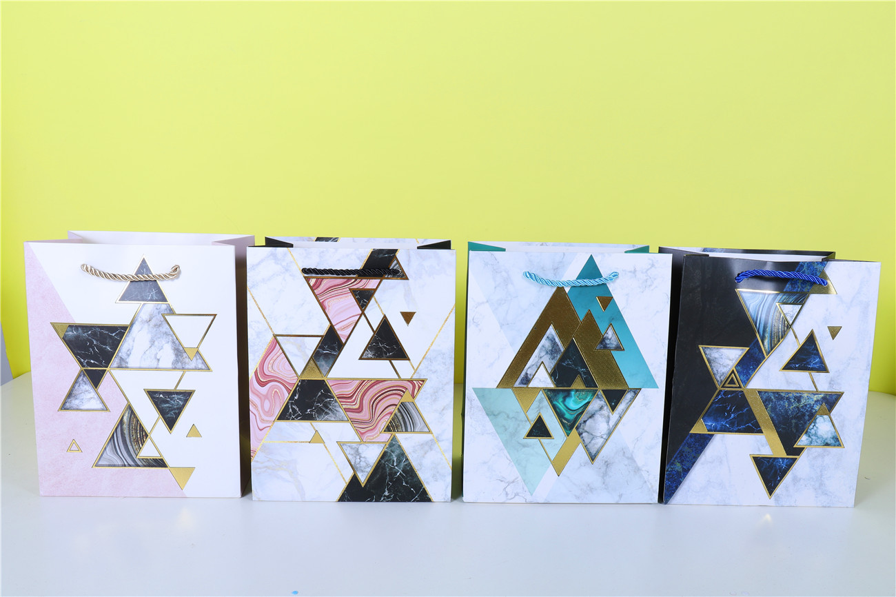 Triangle Paper Portable Paper Bag for Gifts Marble Square White Card Packing Bag Black and White Triangle