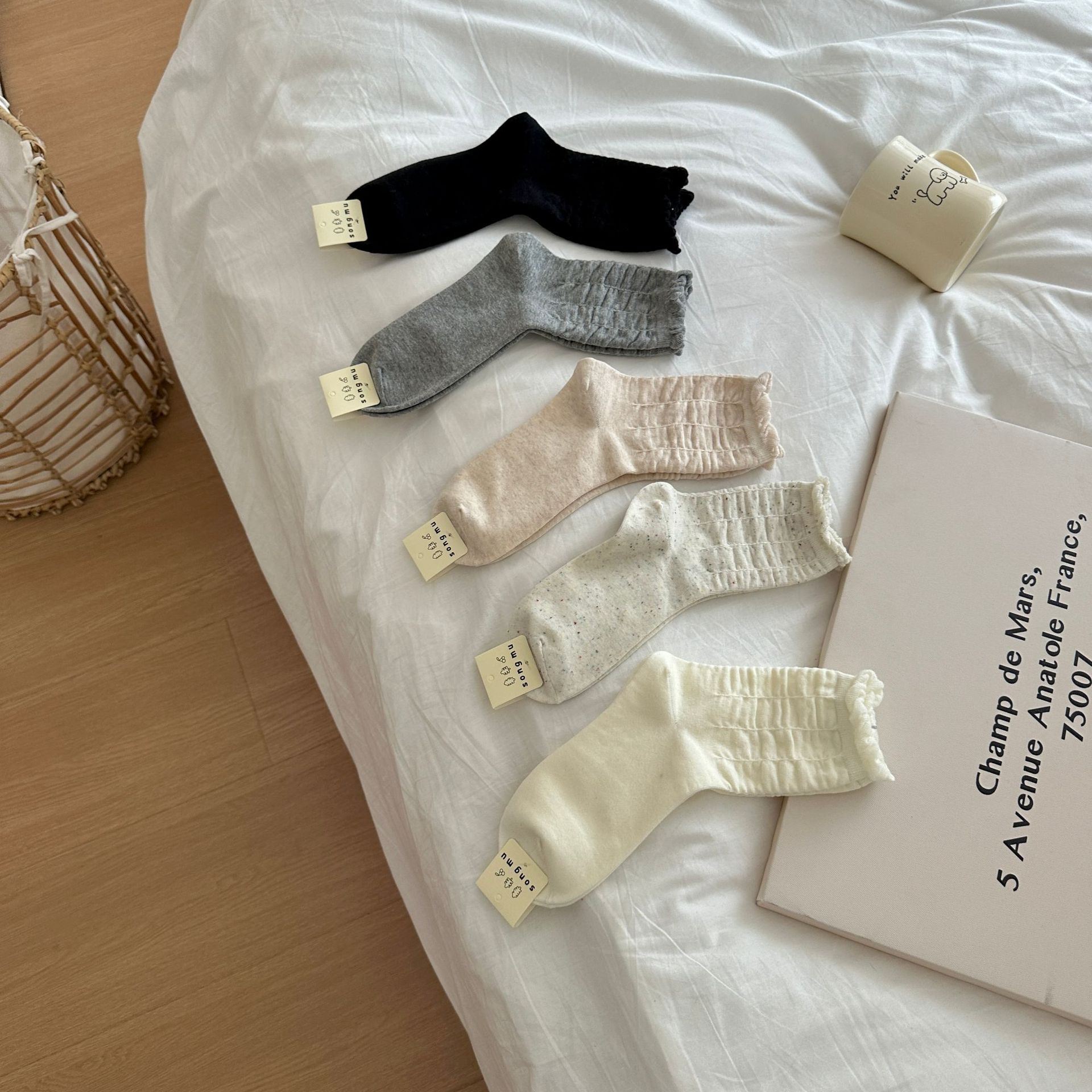 早春新款褶皱花苞中筒袜子女韩系ins风小香风韩版纯色夏季短筒袜