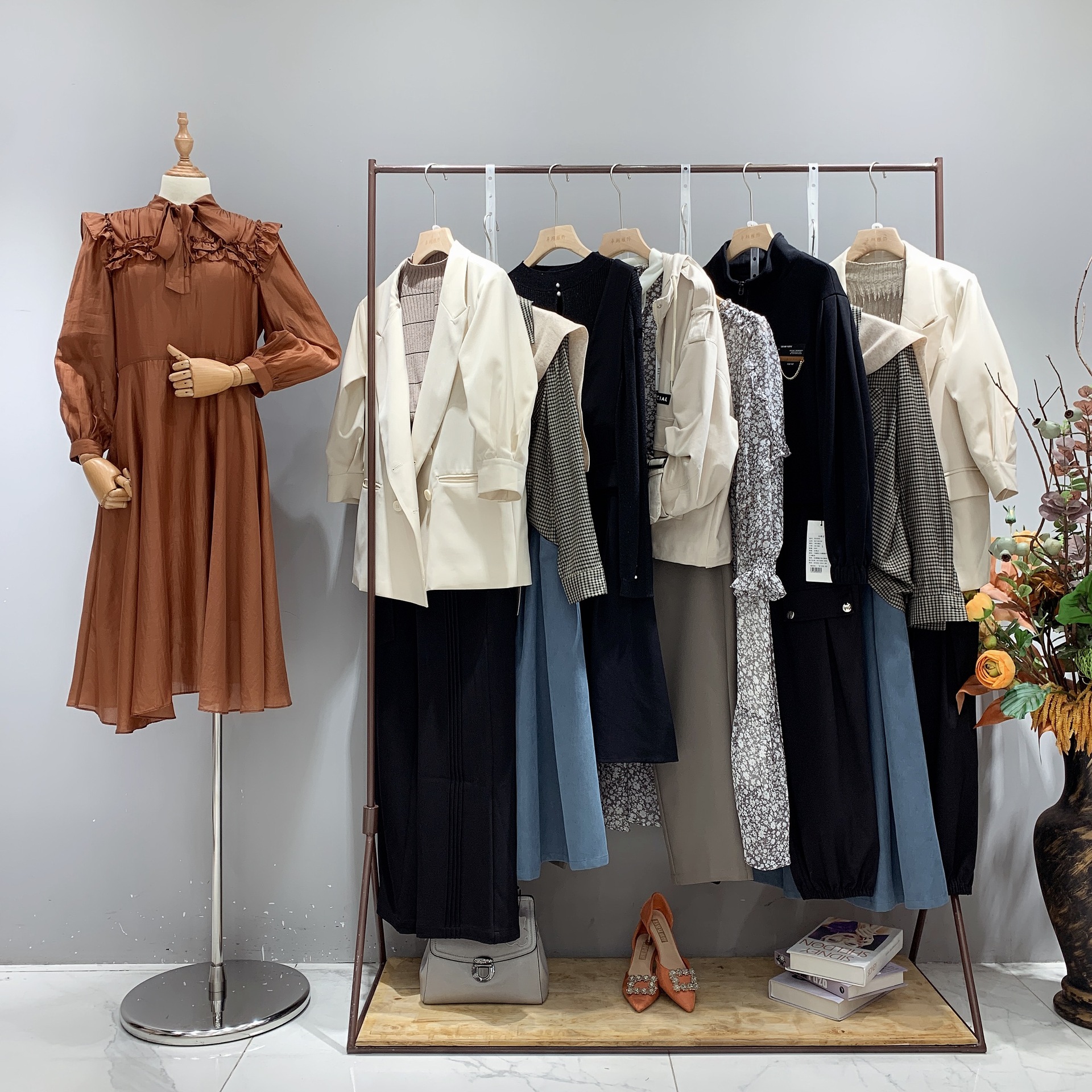 森玛品牌折扣女装清仓衣服撤柜专柜厂家一手货源淘宝实体直播外贸