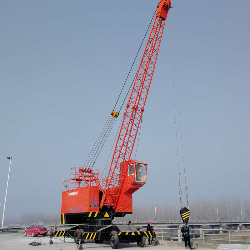 厂家供应港口码头吊 行走液压升降抓斗吊 地铁挖泥轮胎起重机