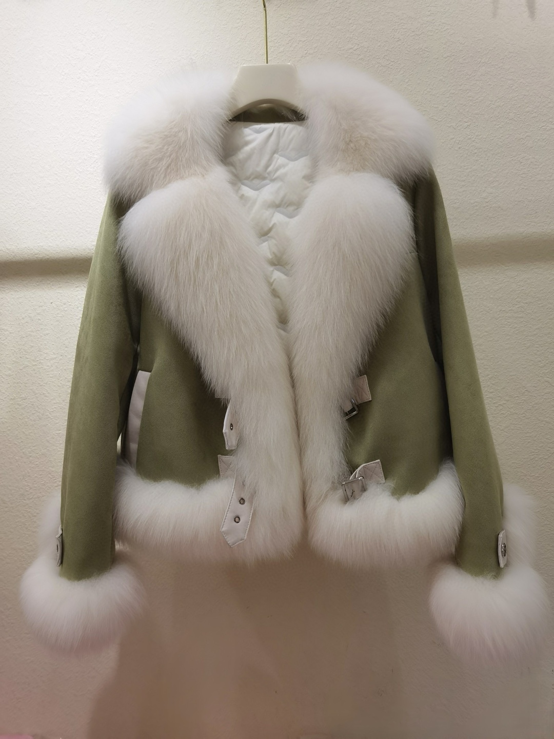 海宁2023冬季新款狐狸毛领皮草女皮毛一体白鹅绒羽绒服高级感外套