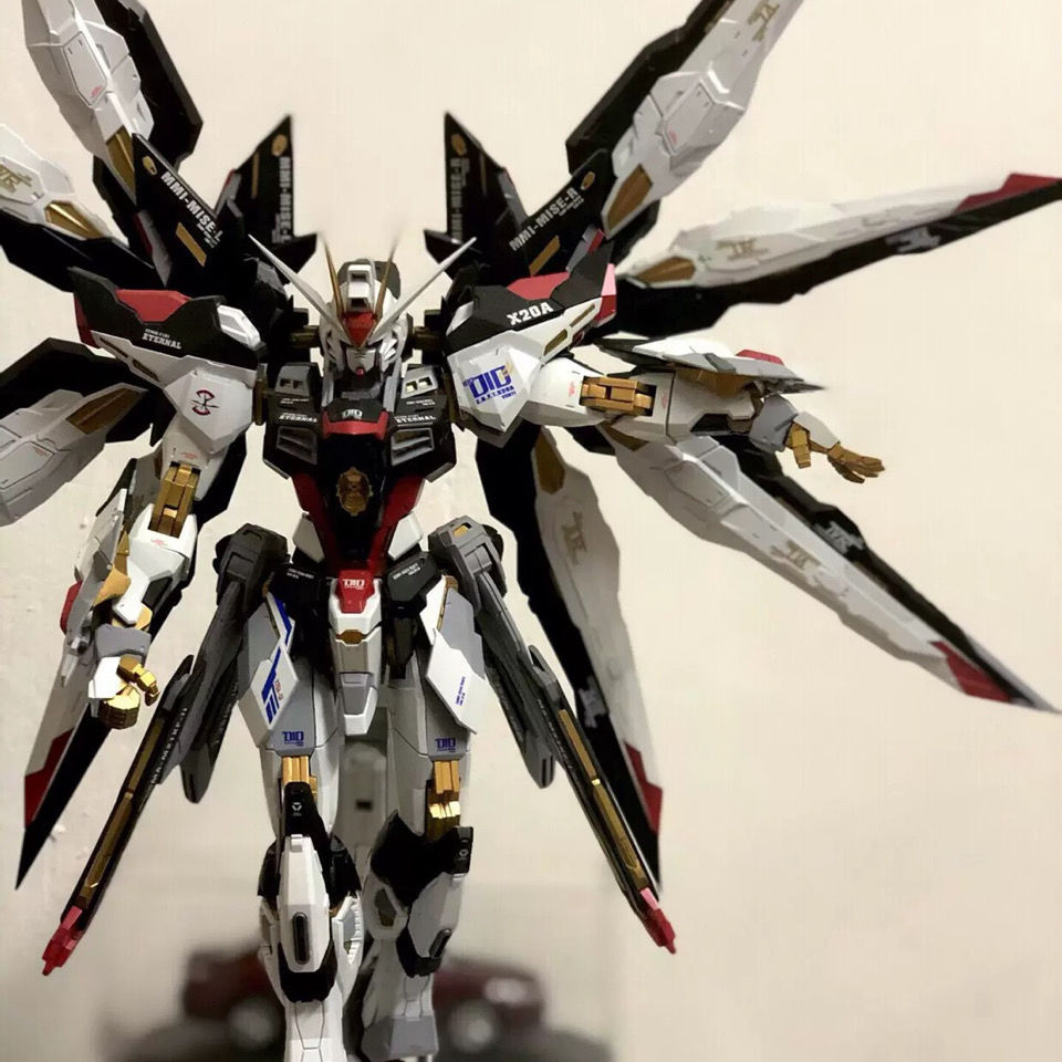 顺丰强袭自由樱花配色改色喷涂高达模型8802男生礼物