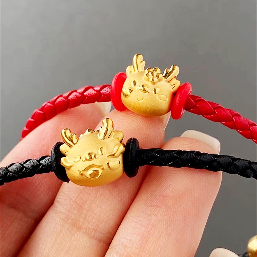 中国金店黄金手链新款龙年生肖龙情蜜意贴贴龙足金999转运珠手串