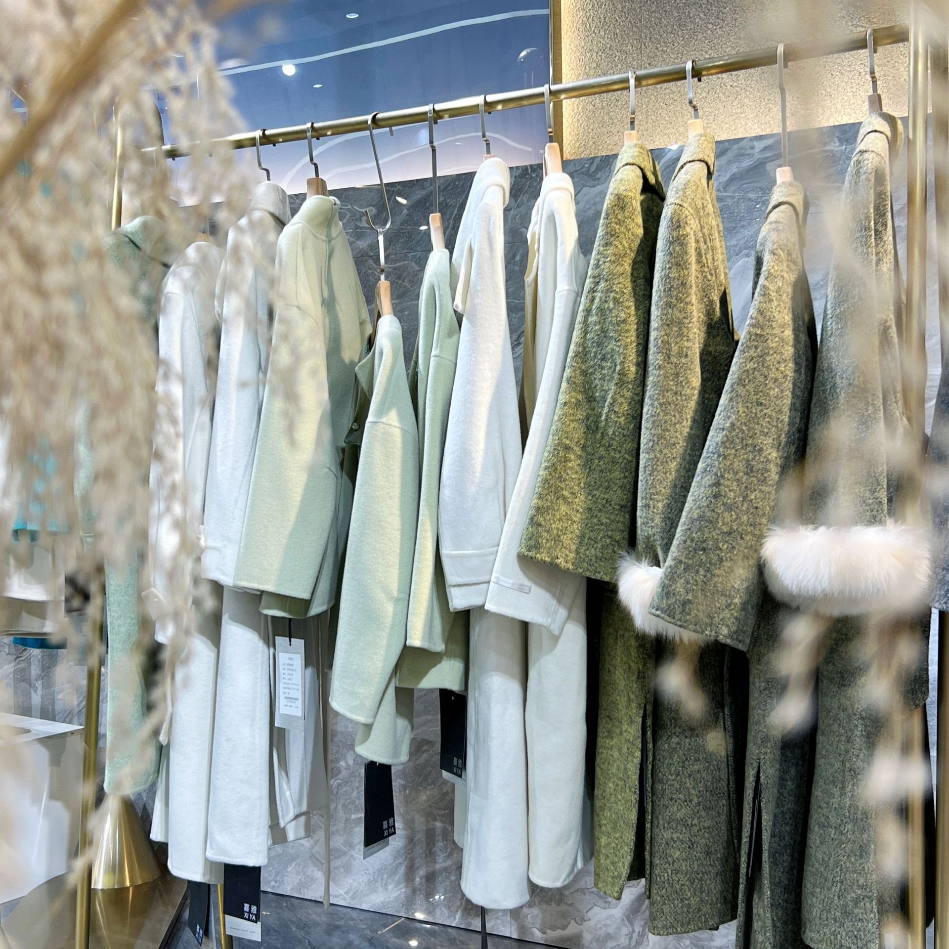 冬季羊绒大衣外套商场撤柜女装尾货批发专柜一线品牌货源直播实体