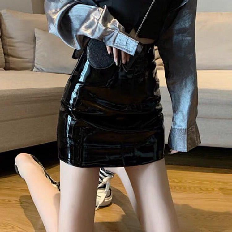 黑色皮裙女2023春秋冬新款pu亮皮包臀短裙高腰显瘦a字半身裙子女