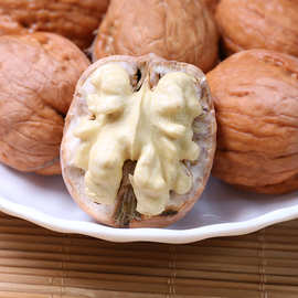 2022年北京密云鲜核桃薄皮新鲜手剥核桃嫩香湿核桃去青皮 去皮