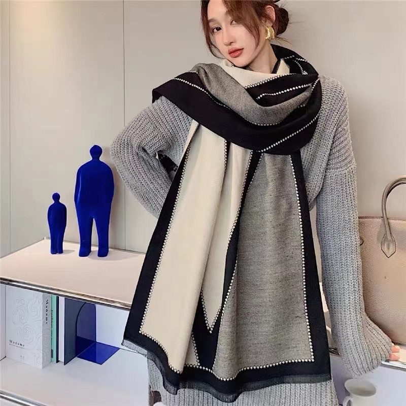 Autumn and Winter Women's Simple Classic All-Match Black and White Color Matching Talma Live Broadcast Hot Sale Artificial Cashmere Scarf Scarf