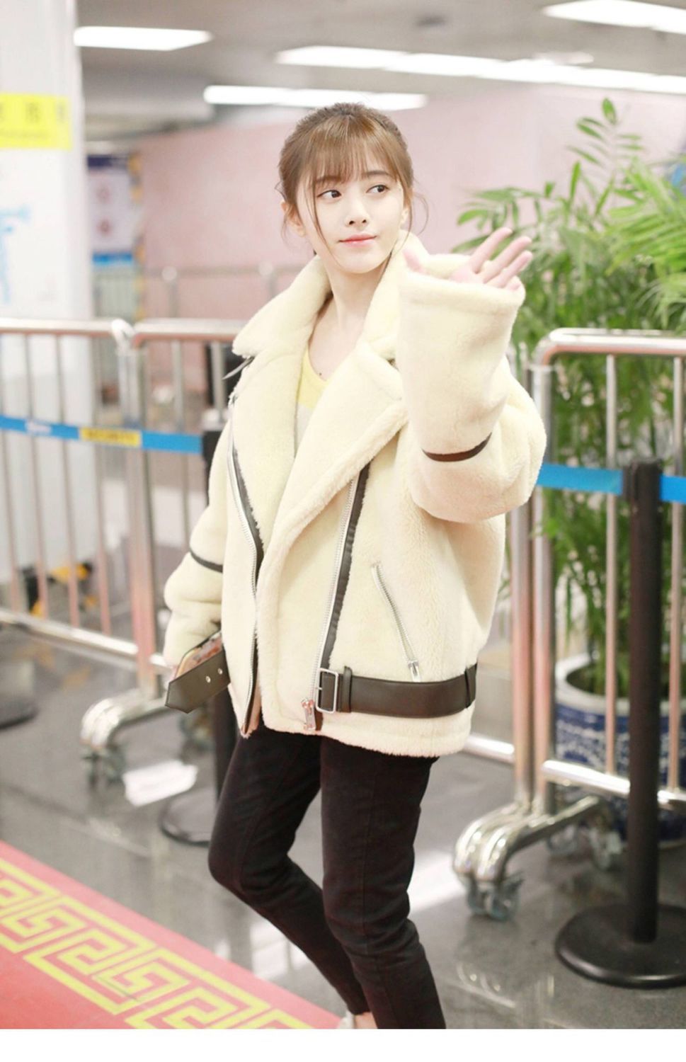 鞠婧祎同款加绒加厚羊羔毛外套女2020秋冬季百搭新款毛绒机车炸街