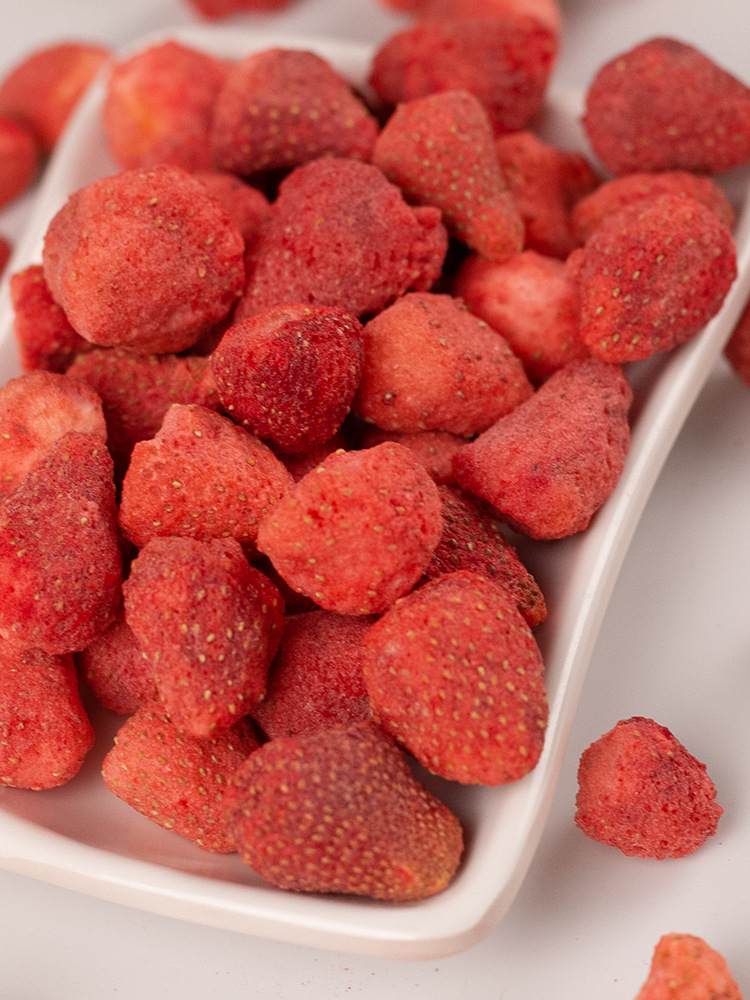 冻干草莓干整颗草莓脆一斤装烘焙用雪花酥原料草莓冻干果粒脆片