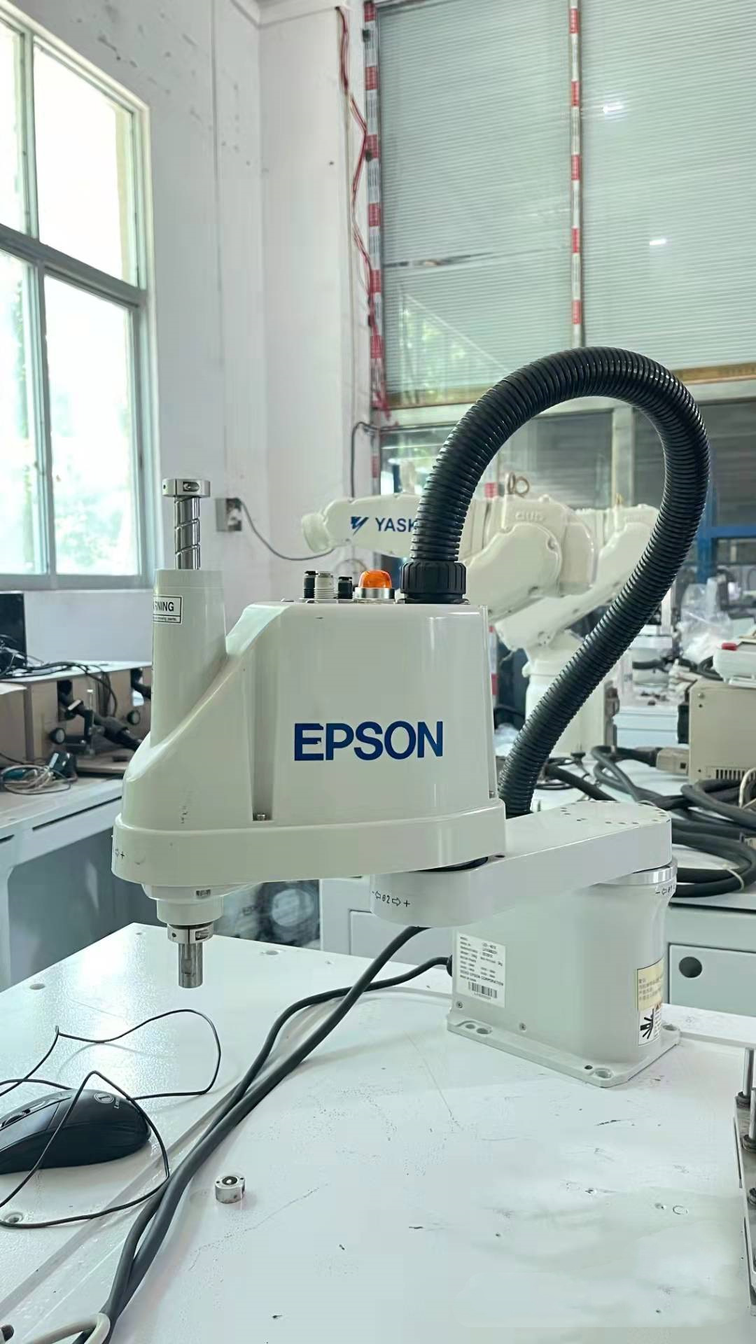 【爱普生】日本epson ls3-401s四轴机械手 负载3kg行程400mm 议价
