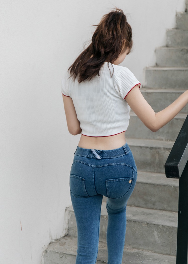 蜜桃臀牛仔裤女秋季薄款性感低腰紧身翘臀弹力健身裤外穿女士提臀