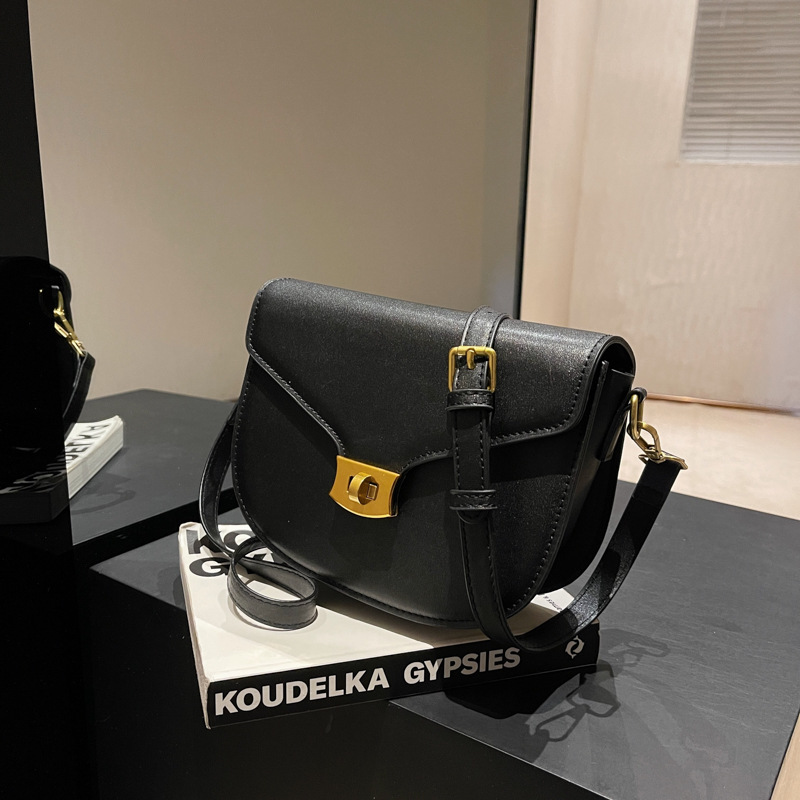 Temperamental Popular Messenger Bag 2022 New Niche French Shoulder Bag Versatile Ladies Korean Style Semicircle Saddle Bag