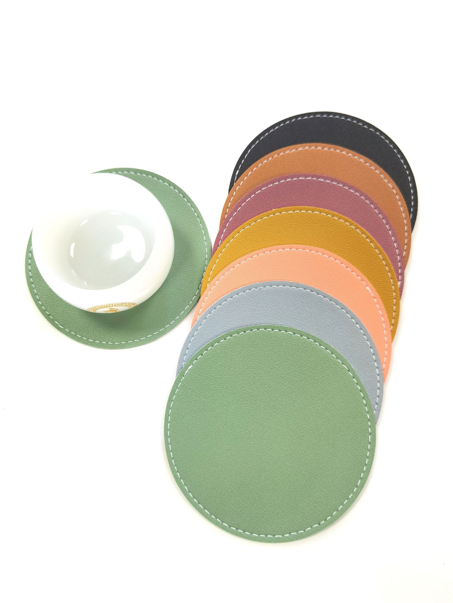 新款皮革隔热杯垫 圆形纯色杯垫 防滑防水免洗防油隔热垫咖啡杯垫