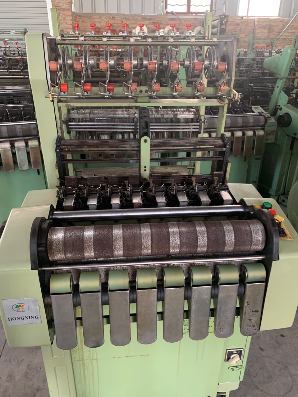 二手织带机鸿兴8/35八条带无梭机带后架成色好零件完整