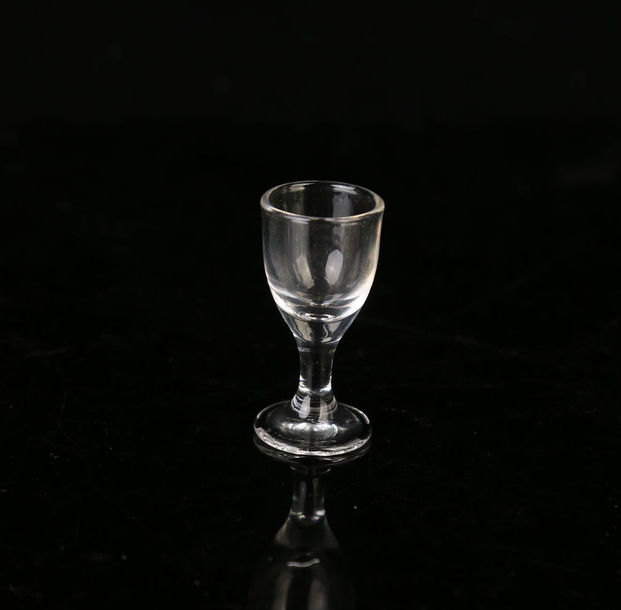 Household Small Goblet Glass Cup Simple Crystal Glass Goblet Red Wine Glass Champagne Glass Vintage Goblet